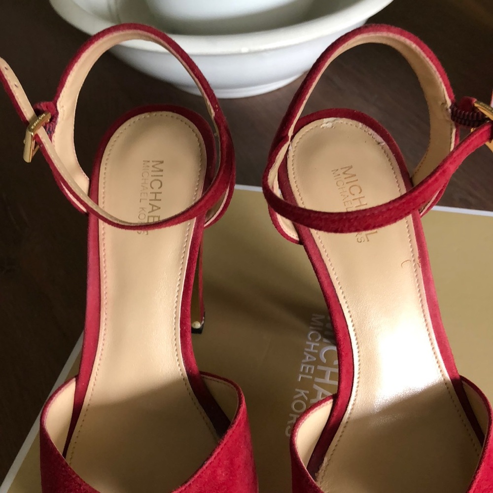 Shoes - Picture 3 of 6